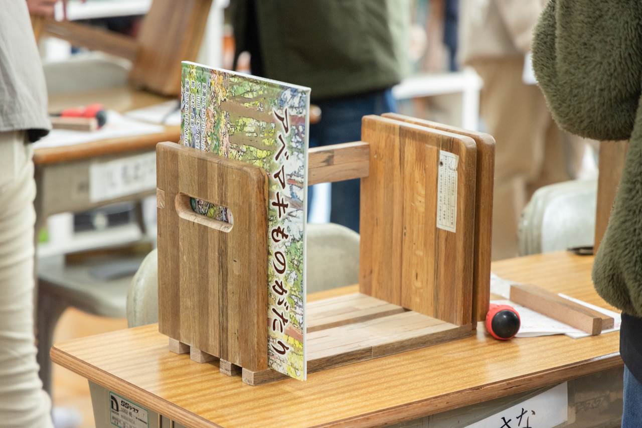 アベマキ学校机プロジェクト