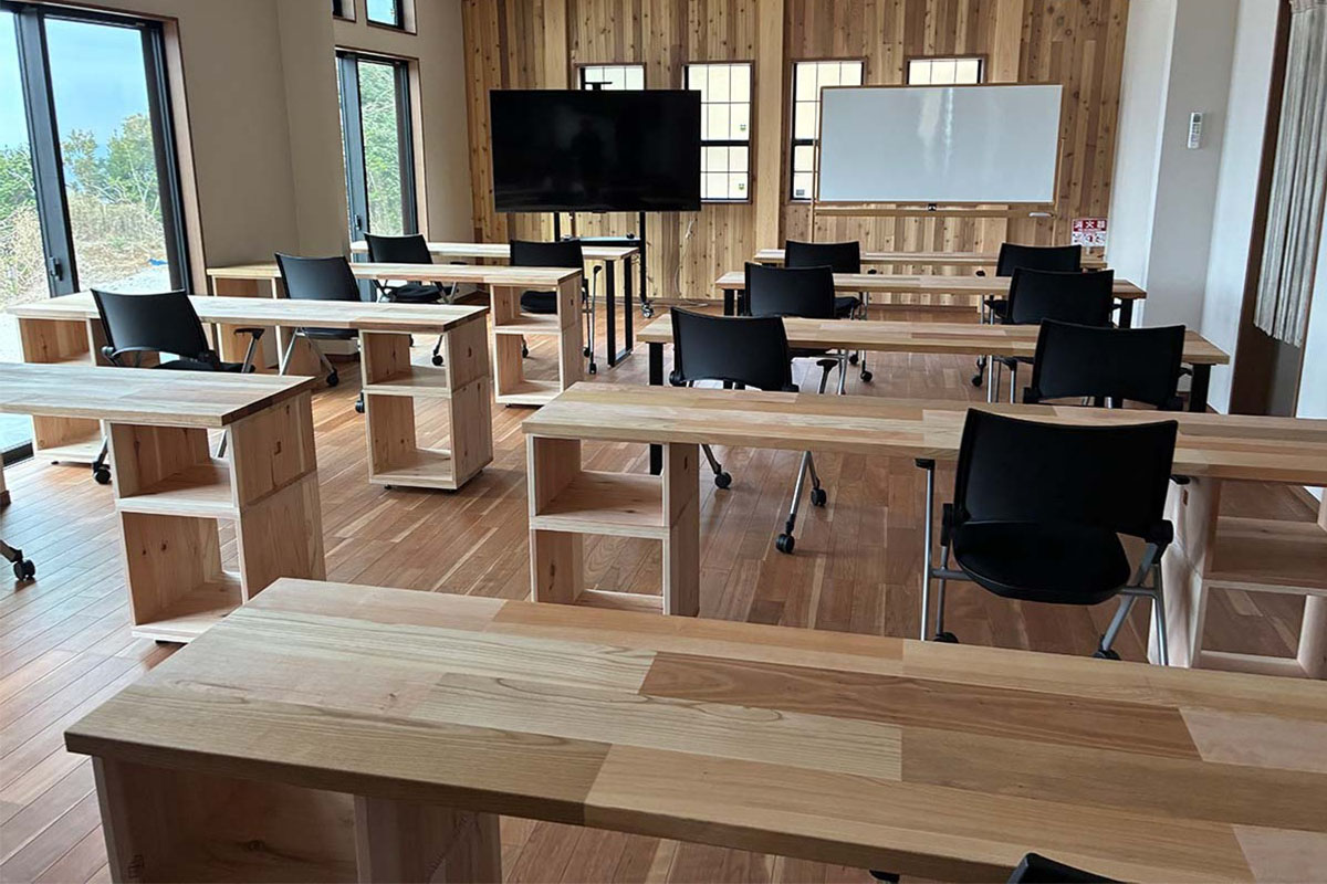 リファインホールディングス もくわく 木製品製造 ツバキラボ